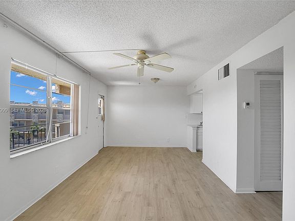 5th image of 2145 Pierce St APT 418