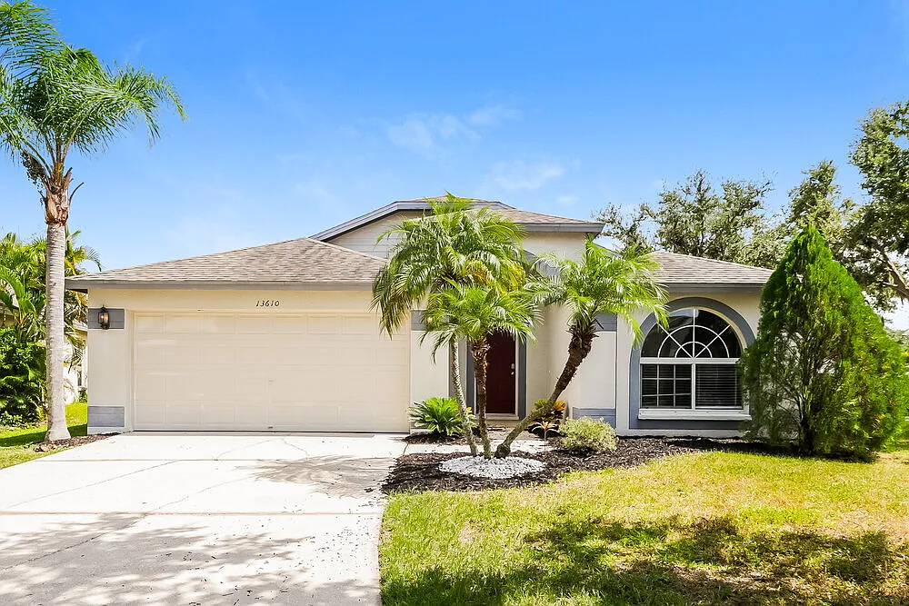 4 bed, 2.0 bath, 1516 sqft, $3,360 — Photo 1
