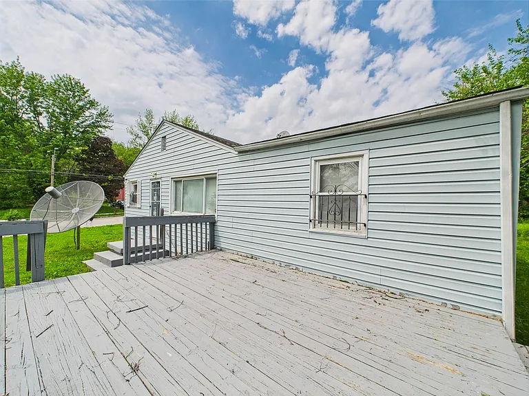 3311 Jackson Ave — Photo 3