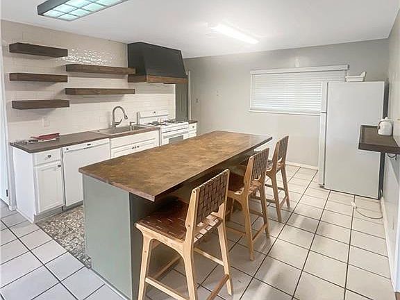 4th image of 1707 Avenue S Ave