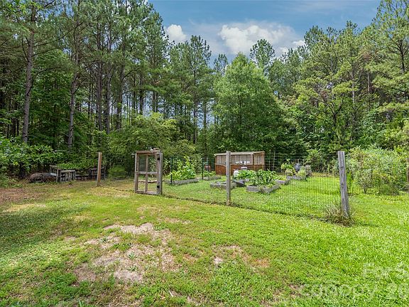 5th image of 1241 Sierra Rd