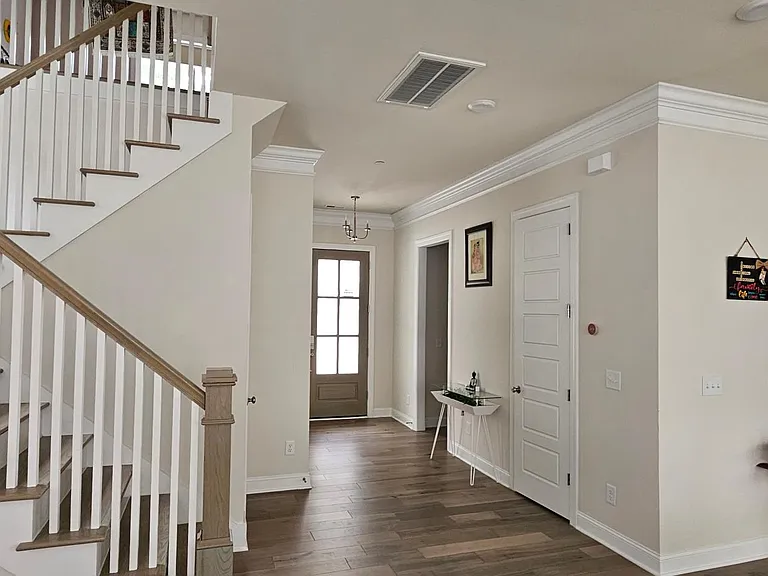 204 Cotten Dr — Photo 4