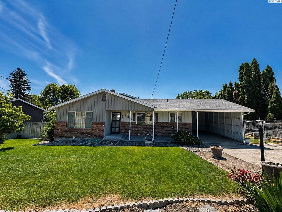 1st image of 135 Merrick Ave