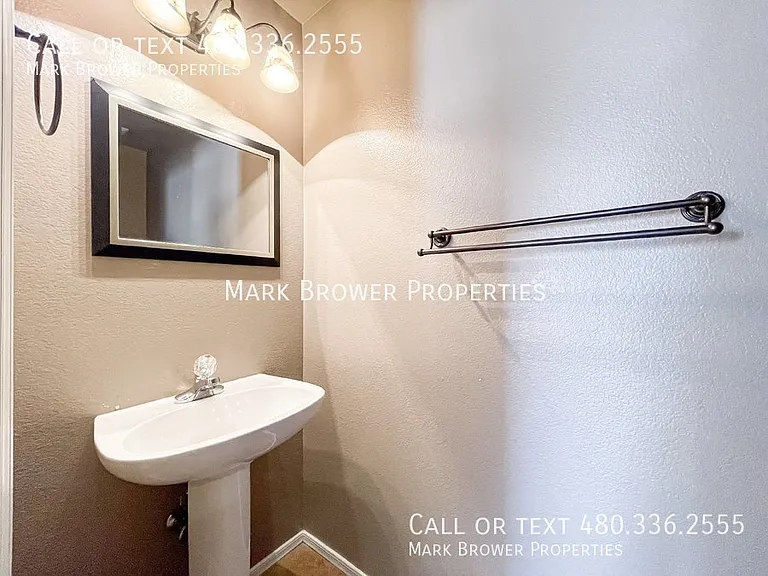 4714 E Mossman Rd — Photo 9