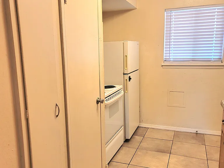 1805 NW 22nd St #B — Photo 8