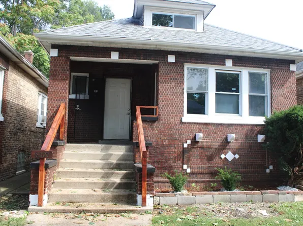 8207 S Marquette Ave, Chicago, IL 60617