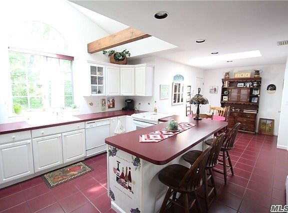 4th image of 5 Leatrice Ct