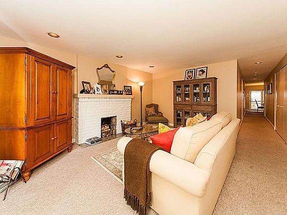 2nd image of 1151 W Wrightwood Ave APT 1W