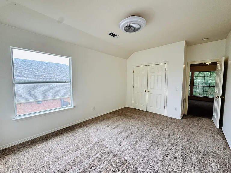 2762 Hillview Dr — Photo 16