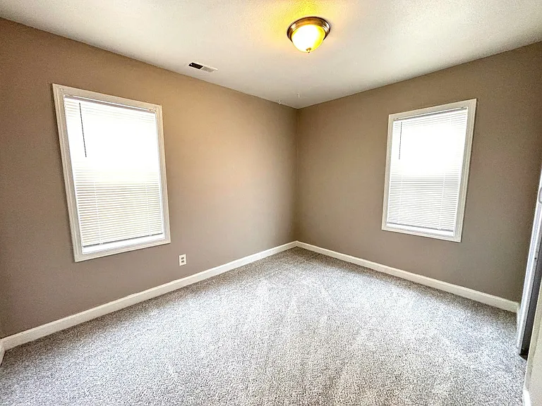 21047 Atlantic Ave — Photo 5