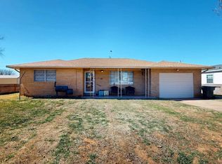 107 N Locust St, Seiling, OK 73663