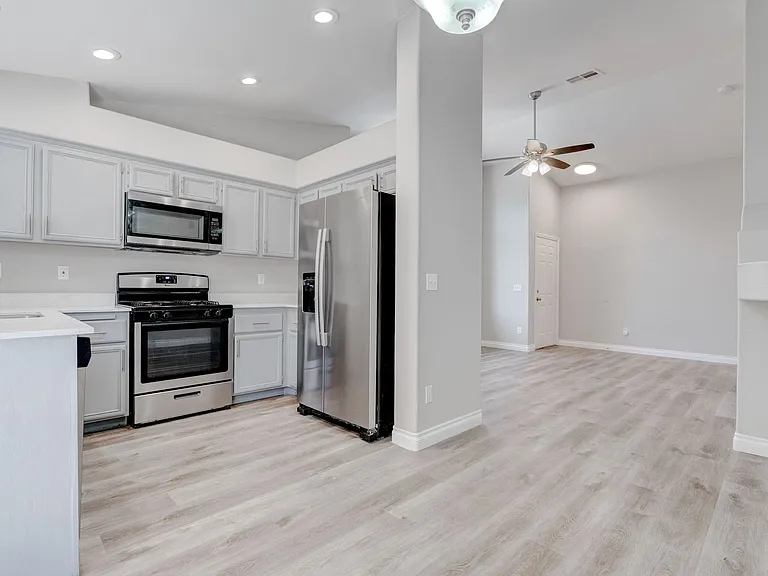 1613 Cathedral Peak Ct — Photo 9