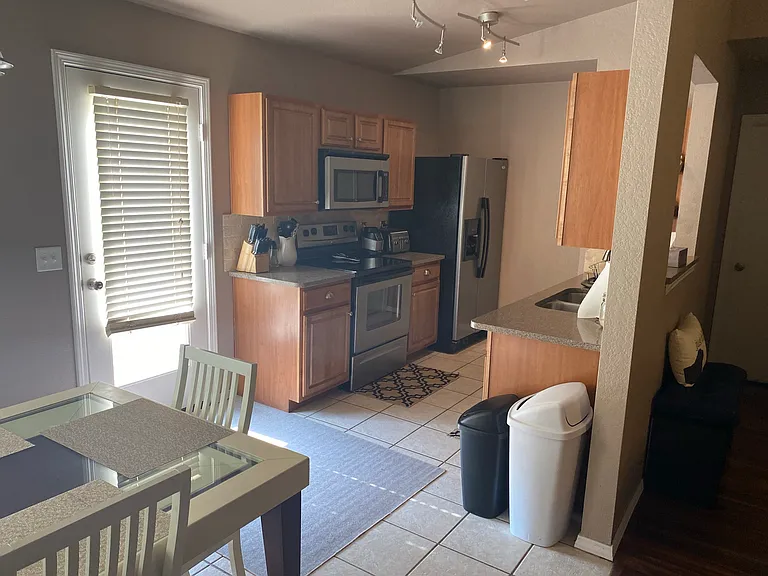15616 Lilly Garden Ln — Photo 10