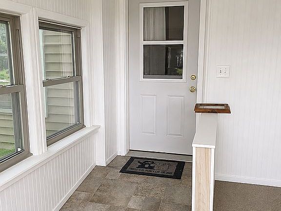 5th image of 122 Arrowhead Ln