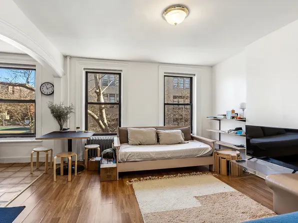 366 Clermont Ave, Brooklyn, NY 11238