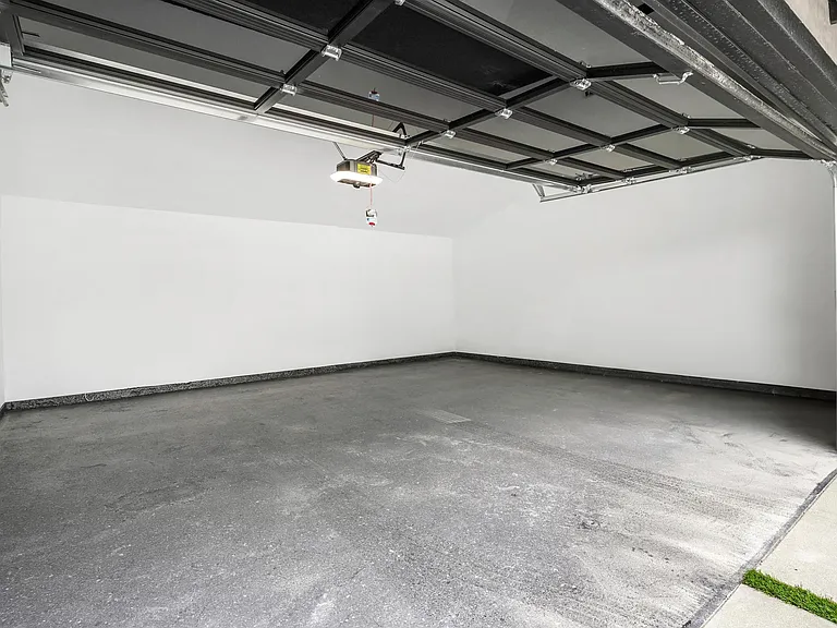 23807 Archwood St — Photo 30