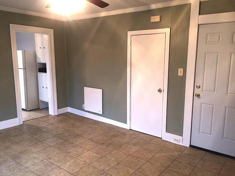 12 E Main St #4 — Photo 3