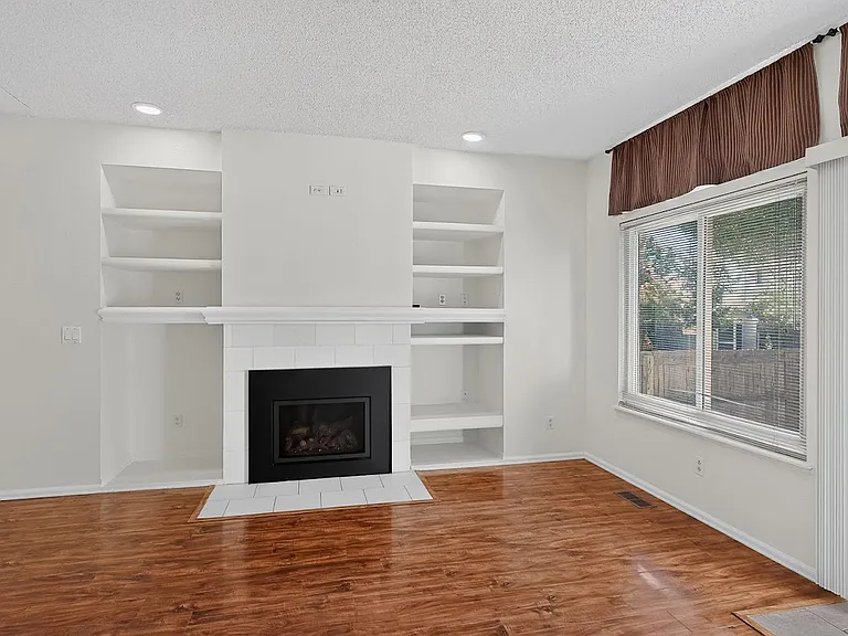 11422 W Parkhill Dr — Photo 7