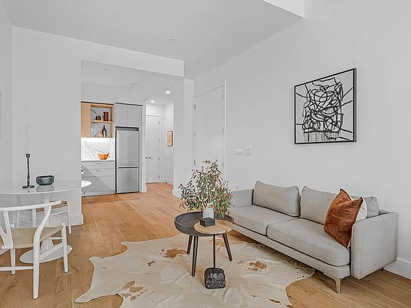 3rd image of 38-27 32nd St #817