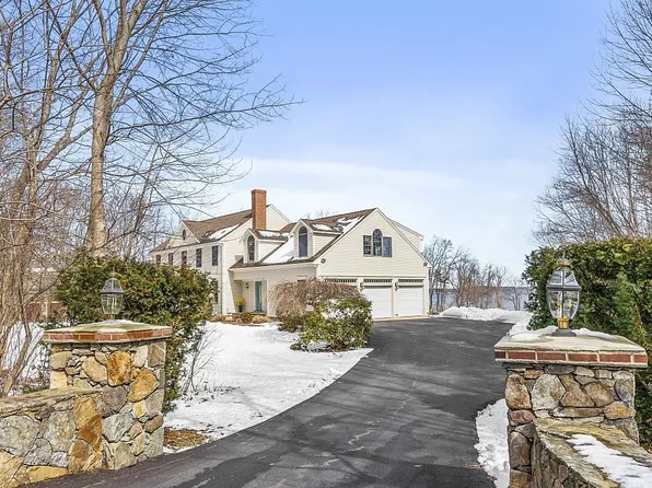 72 Depot Road, Greenland, NH 03840