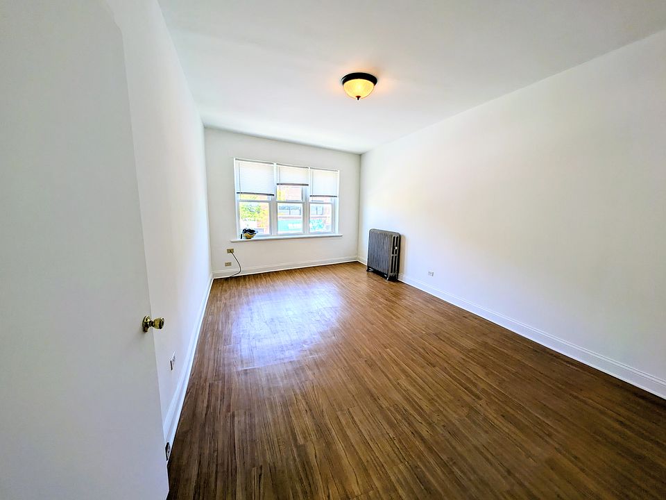 1st image of 1701 W North Shore Ave APT 2D