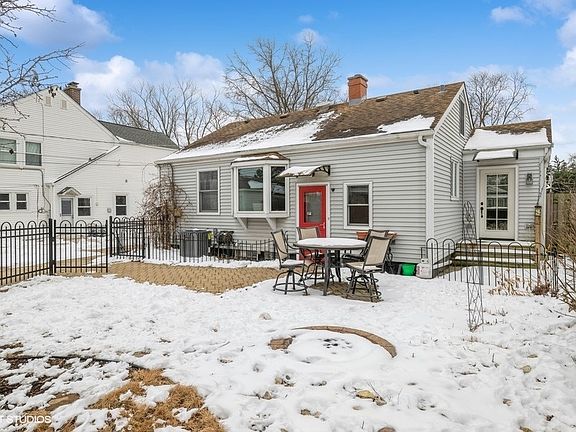 3rd image of 894 N Golf Cul De Sac St