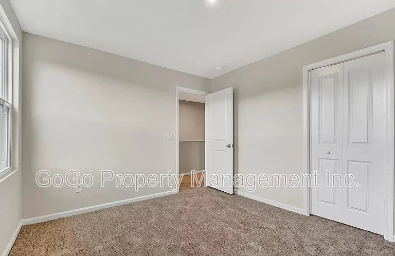 8 Torrington Dr — Photo 13