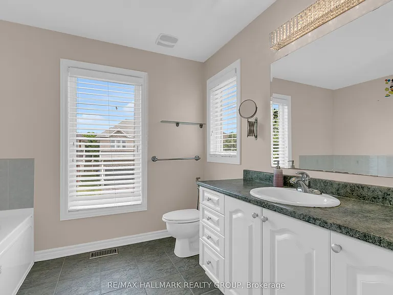 465 Paul Metivier Dr — Photo 17