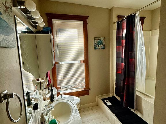 5th image of 751 Hunter Ave #A