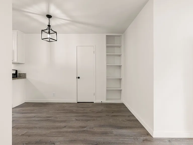 (Sr/Eu/Yo:B) 3280 Provon Lane — Photo 6