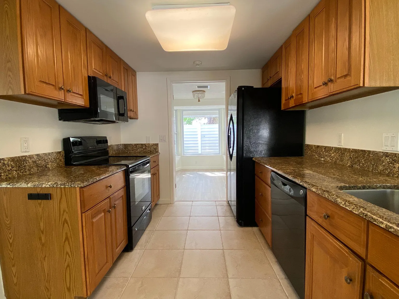 3 bed, 1700 sqft, $3,400 — Photo 4