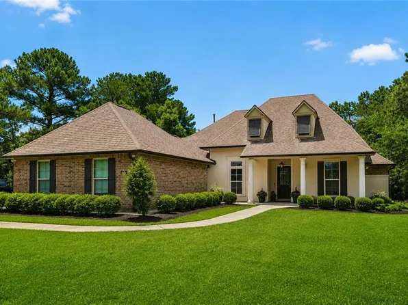 426 Long Lake Dr, Covington, LA 70435