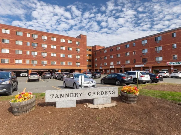 111 Foster St APT 416, Peabody, MA 01960