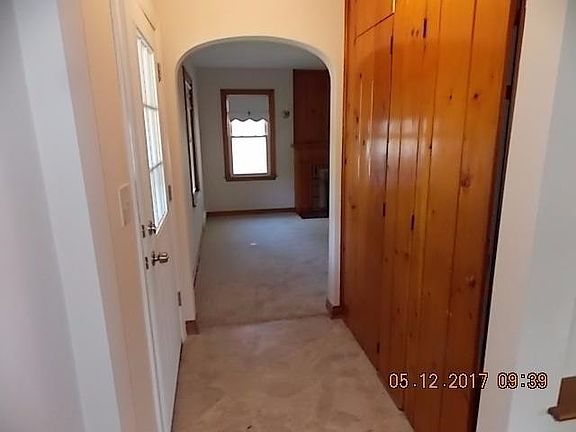 3rd image of 709 Carver Ave