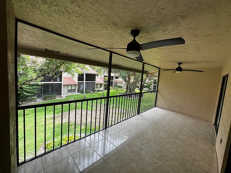 5520 Coach House Cir #G — Photo 38