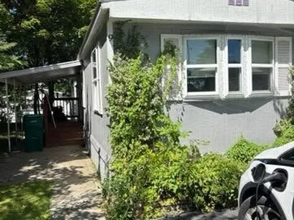 9 Parkview Dr, Avon, NY 14414