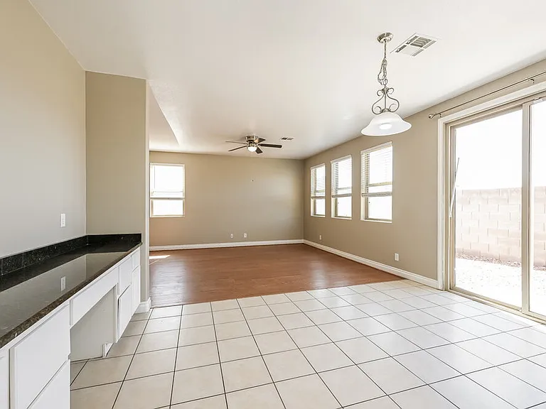 1071 Willjay Ln — Photo 6