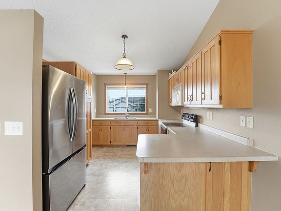 5th image of 724 11th St S