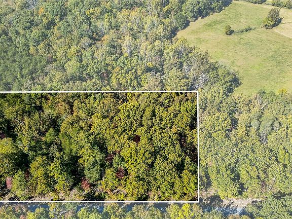 4th image of 1140 Packs Mountain Ridge Rd