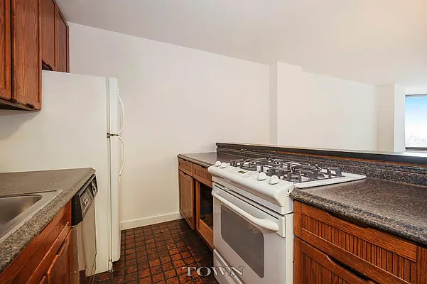 Sold by Town Residential | media 15