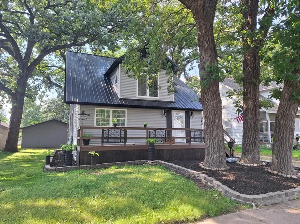 1203 N 6th St, Estherville, IA 51334