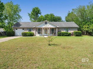 10221 Woodmere Dr, Fairhope, AL 36532