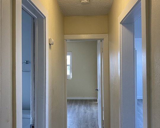 4th image of 10950 Willowbrook Ave