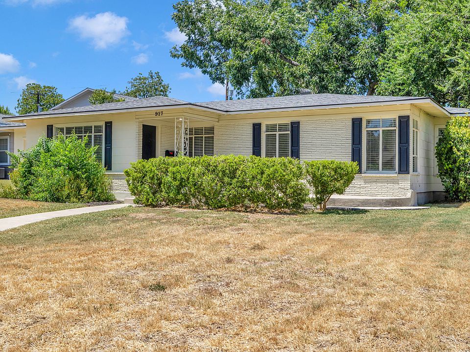 1st image of 917 Ivy Ln