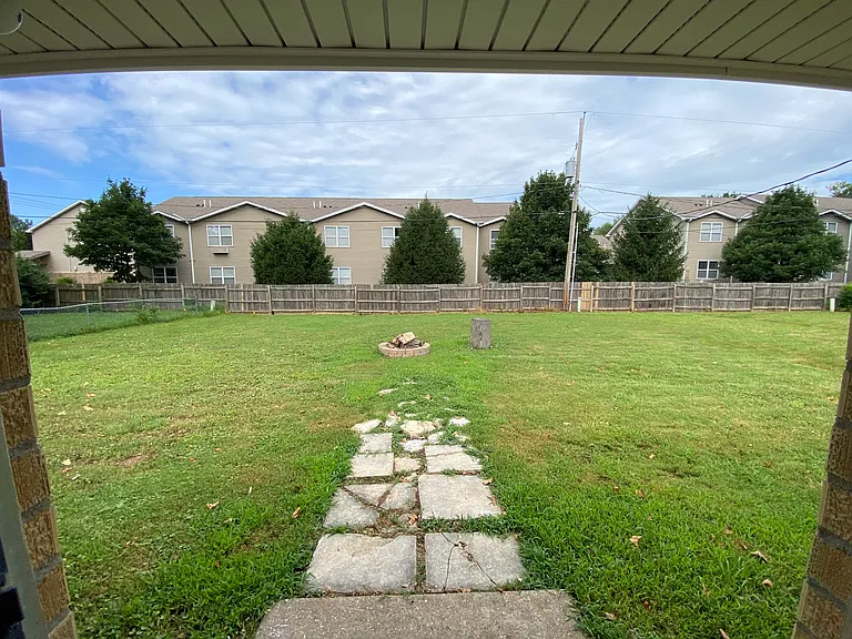 1411 Hartford Rd — Photo 3