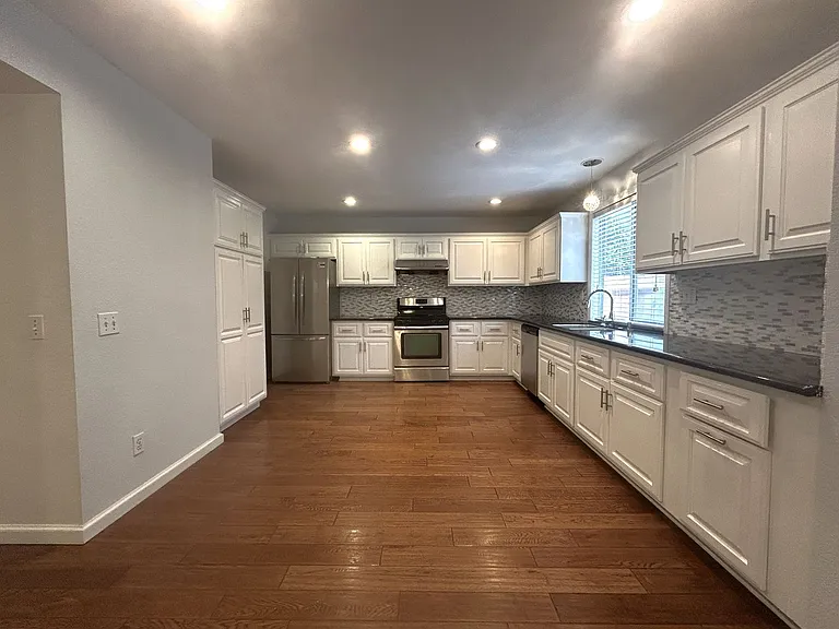 4344 Stone Mountain Dr — Photo 5