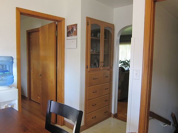 Nice built in hutch...oak.