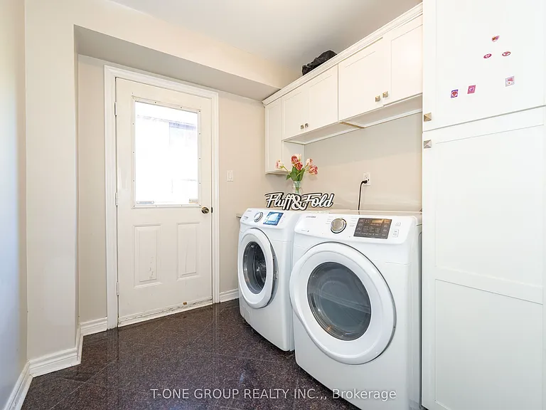 382 Elgin Mills Rd W — Photo 11
