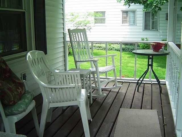 2nd image of 522 Robindale Ave