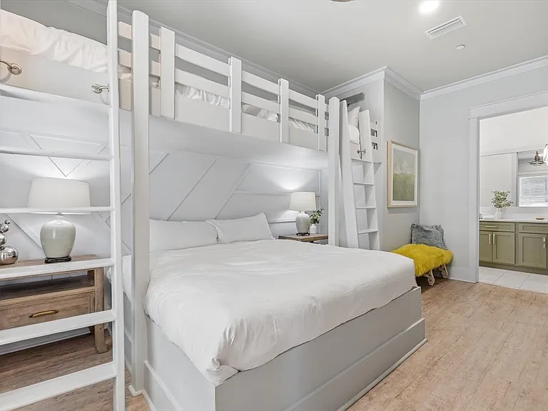 8320 Surf Dr — Photo 5